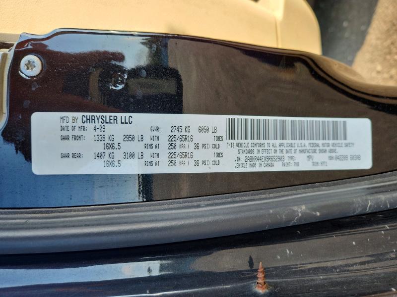 63900386 :رقم المزاد ، 2A8HR44EX9R652903 vin ، 2009 Chrysler Town & Country مزاد بيع