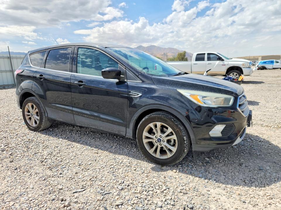 66773676 :رقم المزاد ، 1FMCU0GD1HUD05730 vin ، 2017 Ford Escape مزاد بيع