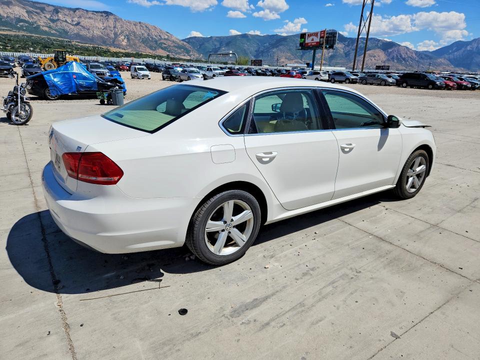 Продажа на аукционе авто 2013 Volkswagen Passat, vin: 1VWBH7A31DC127005, номер лота: 65703396