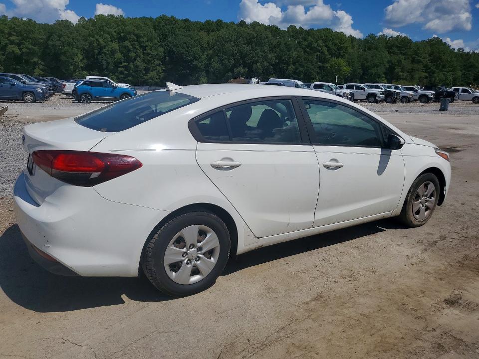 67244636 :رقم المزاد ، 3KPFK4A76JE247149 vin ، 2018 Kia Forte مزاد بيع