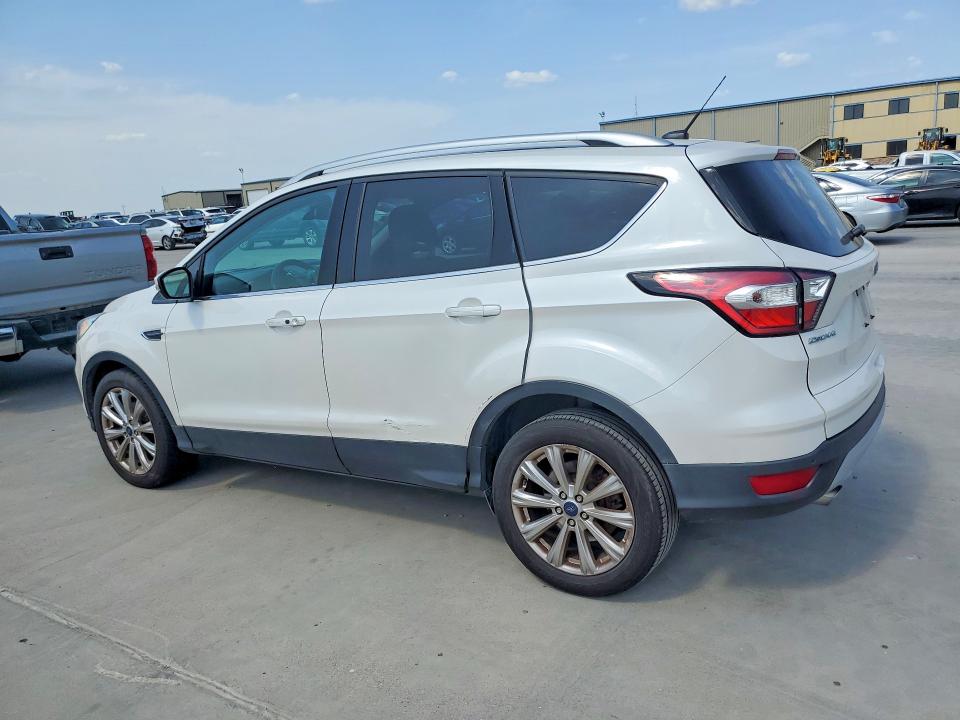 63890136 :رقم المزاد ، 1FMCU0JD1HUD27879 vin ، 2017 Ford Escape مزاد بيع