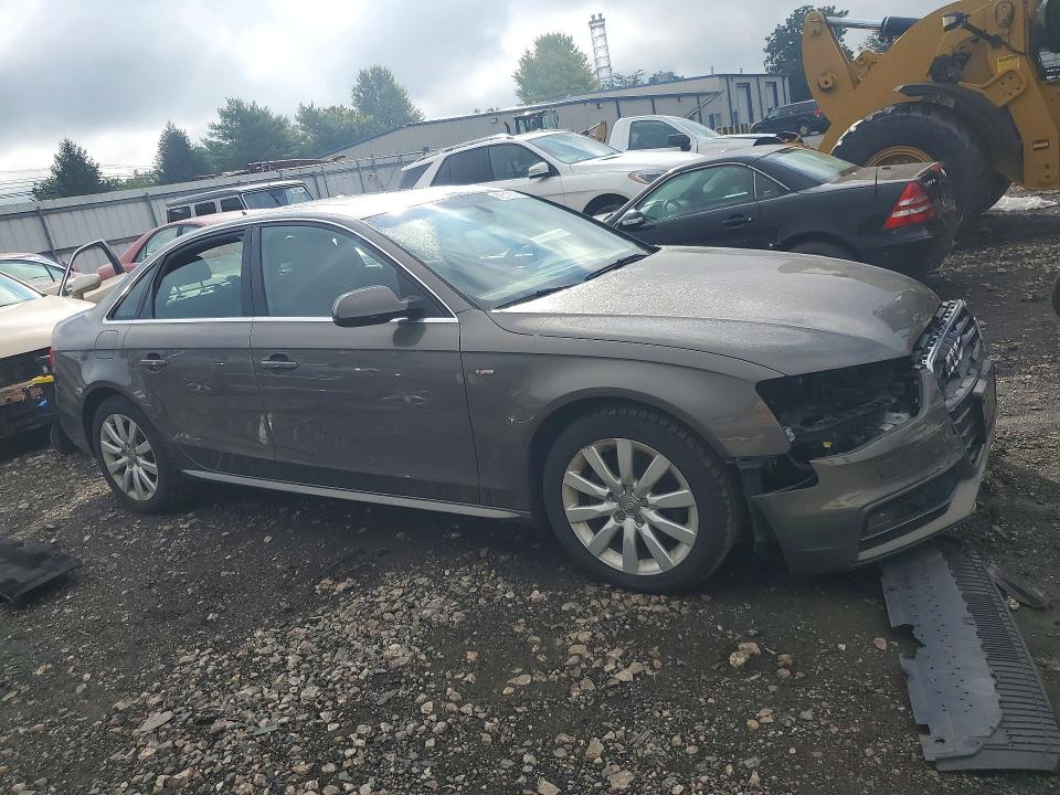 62613676 :رقم المزاد ، WAUBFAFL0FN007151 vin ، 2015 Audi A4 مزاد بيع