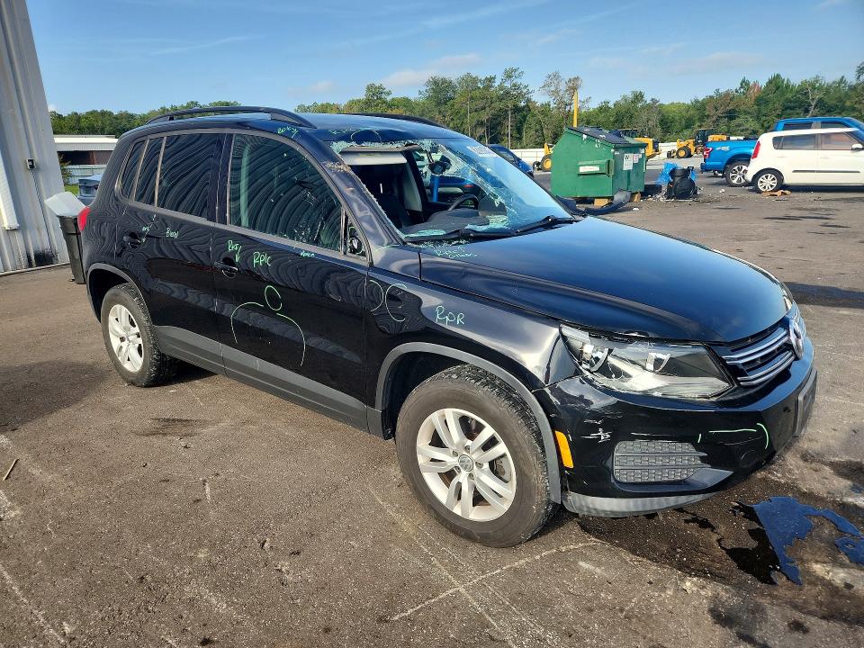 Продаж на аукціоні авто 2017 Volkswagen Tiguan, vin: WVGBV7AX0HK024793, номер лоту: 63997846