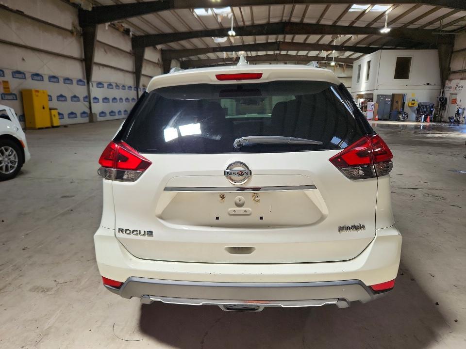 65438586 :رقم المزاد ، 5N1AT2MT1HC840435 vin ، 2017 Nissan Rogue مزاد بيع