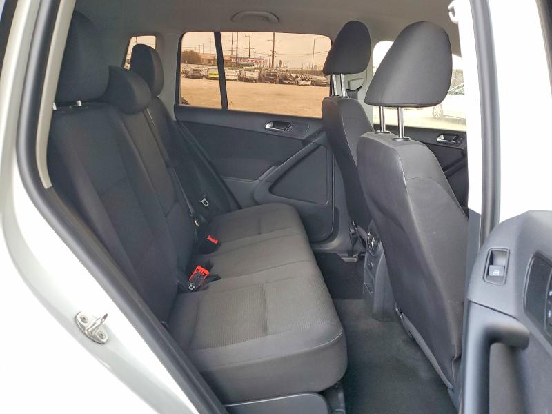 2015 Volkswagen Tiguan მანქანა იყიდება აუქციონზე, vin: WVGAV7AX7FW564031, აუქციონის ნომერი: 64634306