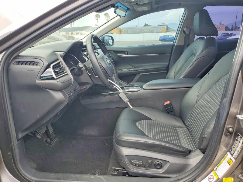 66929896 :رقم المزاد ، 4T1B11HK4JU081320 vin ، 2018 Toyota Camry مزاد بيع
