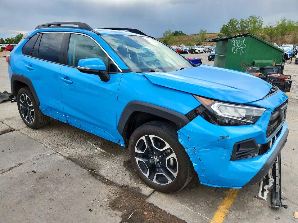 2021 Toyota Rav4 მანქანა იყიდება აუქციონზე, vin: 2T3J1RFV2MW144823, აუქციონის ნომერი: 66134496