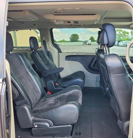 2014 Chrysler Town & Country მანქანა იყიდება აუქციონზე, vin: 2C4RC1CG2ER363975, აუქციონის ნომერი: 66894656