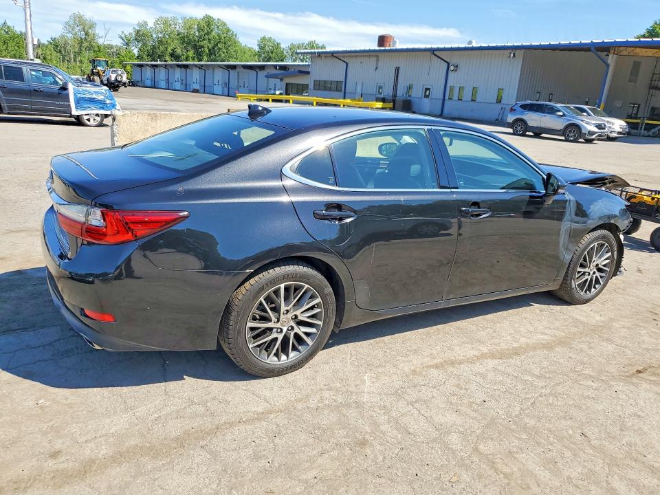63717546 :رقم المزاد ، 58ABK1GG4JU086438 vin ، 2018 Lexus Es مزاد بيع