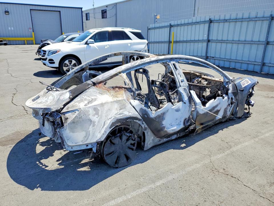 2024 Tesla Model 3 მანქანა იყიდება აუქციონზე, vin: 5YJ3E1EA3RF863251, აუქციონის ნომერი: 64411306