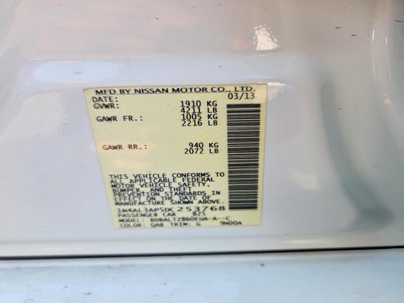 2013 Nissan Altima მანქანა იყიდება აუქციონზე, vin: 1N4AL3AP5DC253768, აუქციონის ნომერი: 62877426