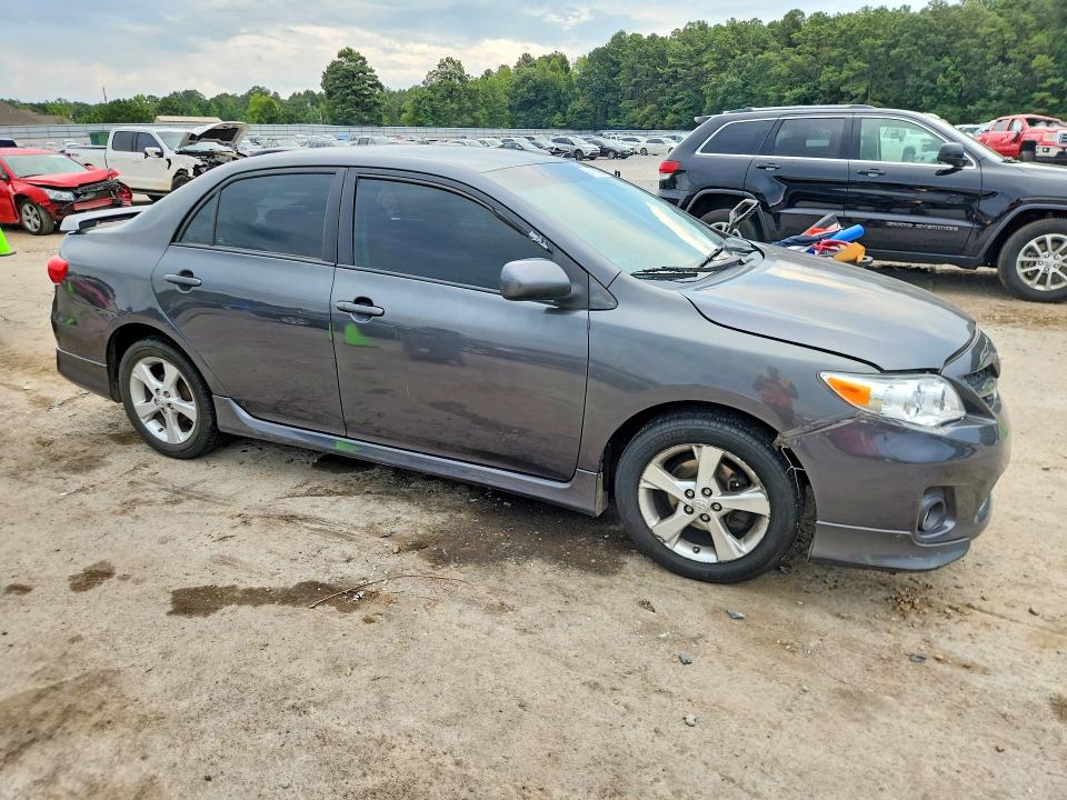64115116 :رقم المزاد ، 2T1BU4EE0BC606688 vin ، 2011 Toyota Corolla مزاد بيع
