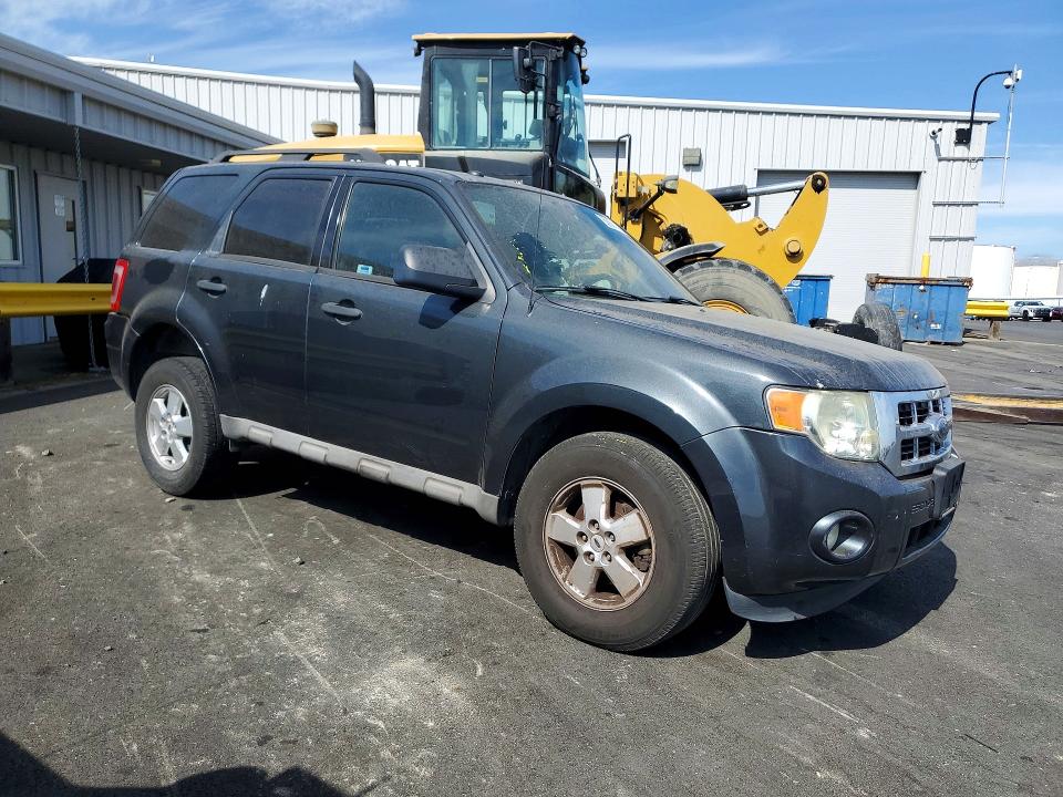 2009 Ford Escape მანქანა იყიდება აუქციონზე, vin: 1FMCU03769KB28671, აუქციონის ნომერი: 62631456