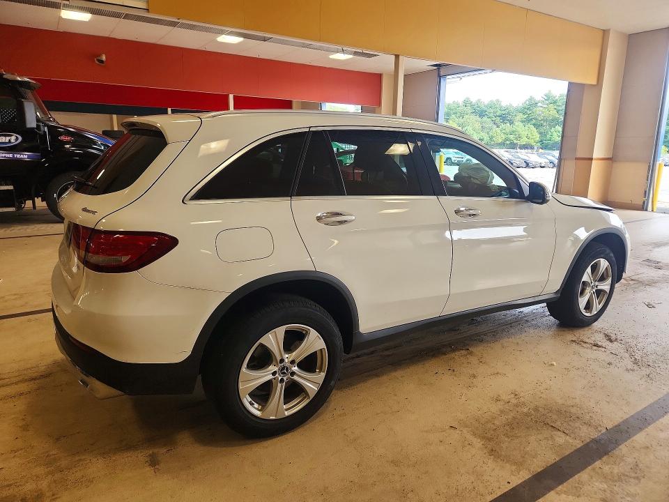 64417956 :رقم المزاد ، WDC0G4KB8JV028855 vin ، 2018 Mercedes-benz Glc مزاد بيع