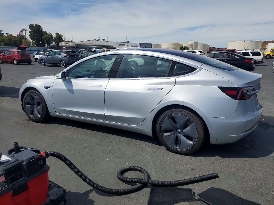 66039366 :رقم المزاد ، 5YJ3E1EA2JF016676 vin ، 2018 Tesla Model 3 مزاد بيع