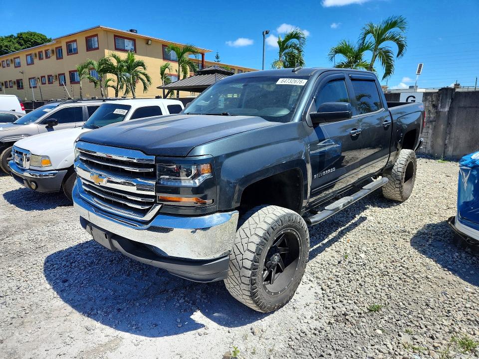Продаж на аукціоні авто 2018 Chevrolet Silverado, vin: 3GCUKREC6JG157872, номер лоту: 64732676