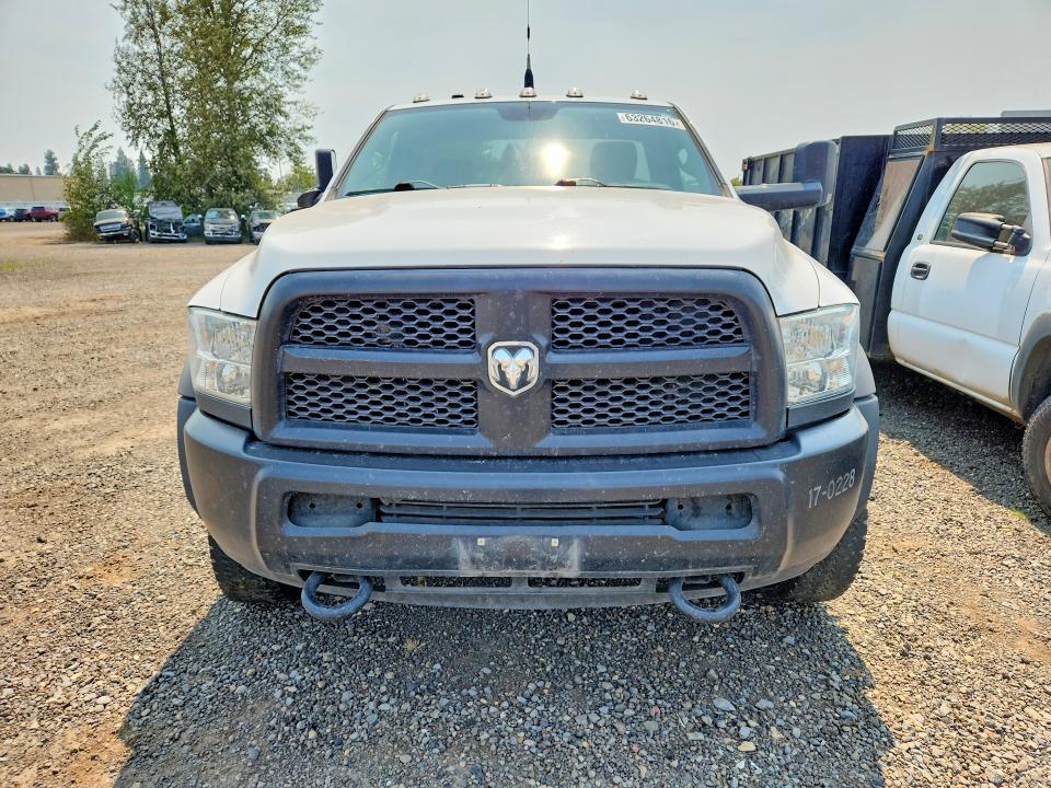 63264816 :رقم المزاد ، 3C7WRNBJ6HG604231 vin ، 2017 Ram 5500 مزاد بيع