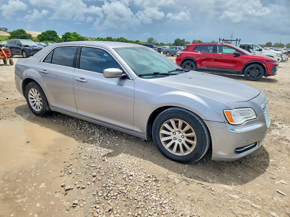 2014 Chrysler 300 მანქანა იყიდება აუქციონზე, vin: 2C3CCAAG6EH141670, აუქციონის ნომერი: 63750086
