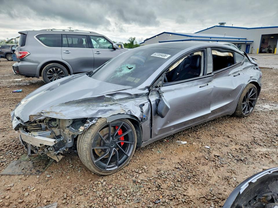 62359406 :رقم المزاد ، 5YJ3E1ET2SF035960 vin ، 2025 Tesla Model 3 مزاد بيع