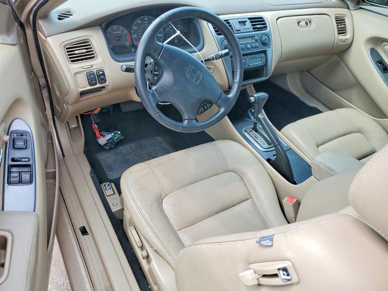 64701256 :رقم المزاد ، 1HGCG22551A018276 vin ، 2001 Honda Accord مزاد بيع