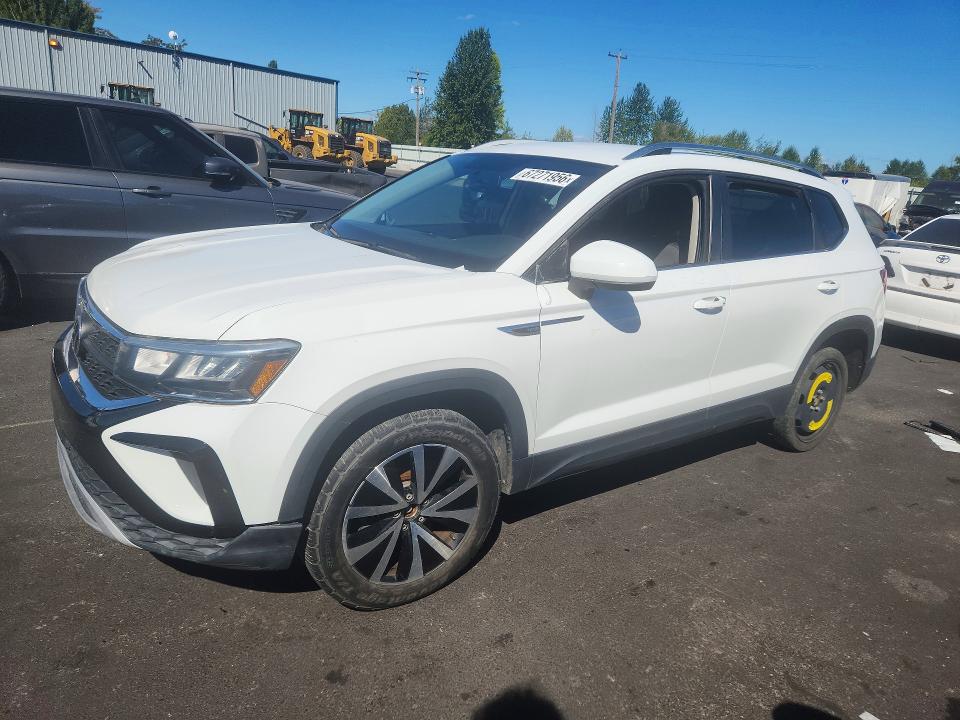 Продажа на аукционе авто 2022 Volkswagen Taos, vin: 3VVWX7B28NM043102, номер лота: 67271956