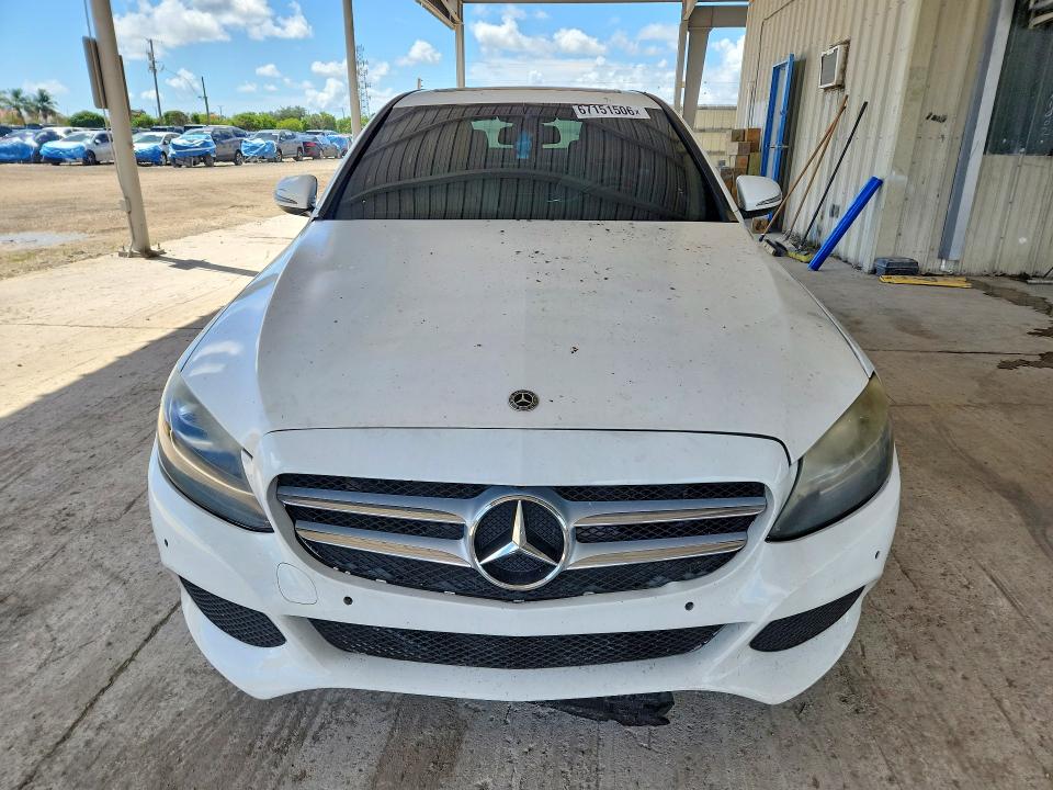 67151506 :رقم المزاد ، 55SWF4JB5JU238637 vin ، 2018 Mercedes-benz C مزاد بيع