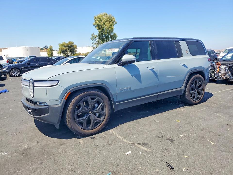 Продажа на аукционе авто 2023 Rivian R1s, vin: 7PDSGBBA2PN016650, номер лота: 65540366