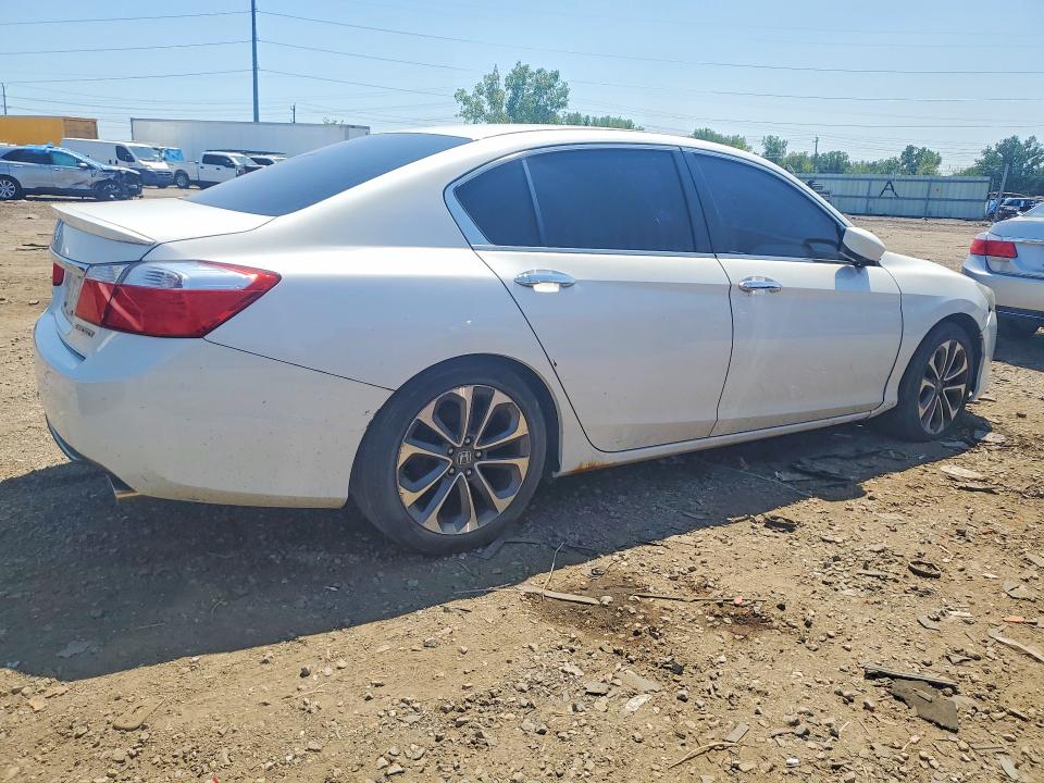 Продажа на аукционе авто 2015 Honda Accord, vin: 1HGCR2F51FA151175, номер лота: 63763846