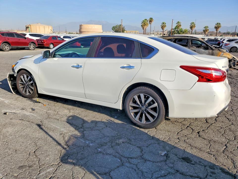 2016 Nissan Altima მანქანა იყიდება აუქციონზე, vin: 1N4AL3AP1GC243727, აუქციონის ნომერი: 66575156