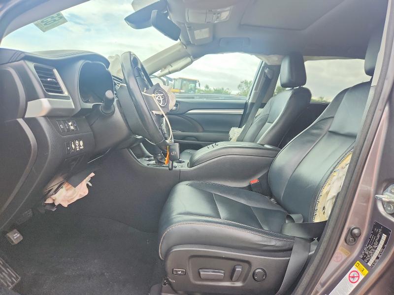 65023576 :رقم المزاد ، 5TDJZRFH3JS531235 vin ، 2018 Toyota Highlander مزاد بيع