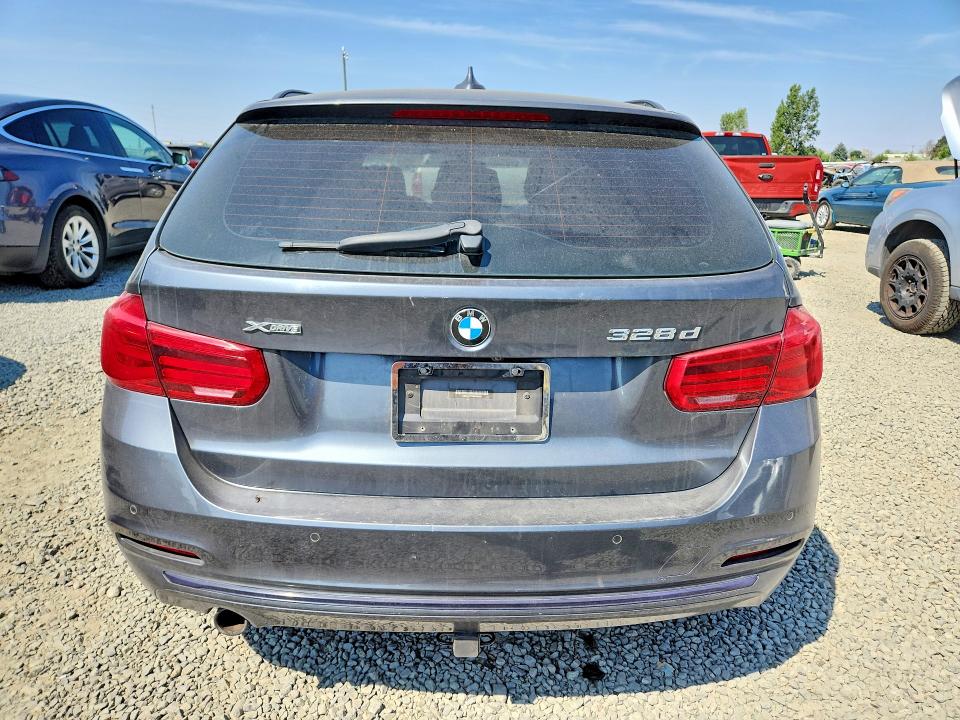 64511116 :رقم المزاد ، WBA8J1C57GK458448 vin ، 2016 Bmw 328 مزاد بيع