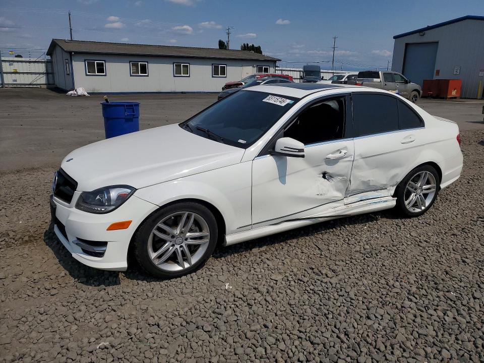 2013 Mercedes-benz C მანქანა იყიდება აუქციონზე, vin: WDDGF8AB9DR255829, აუქციონის ნომერი: 65115746