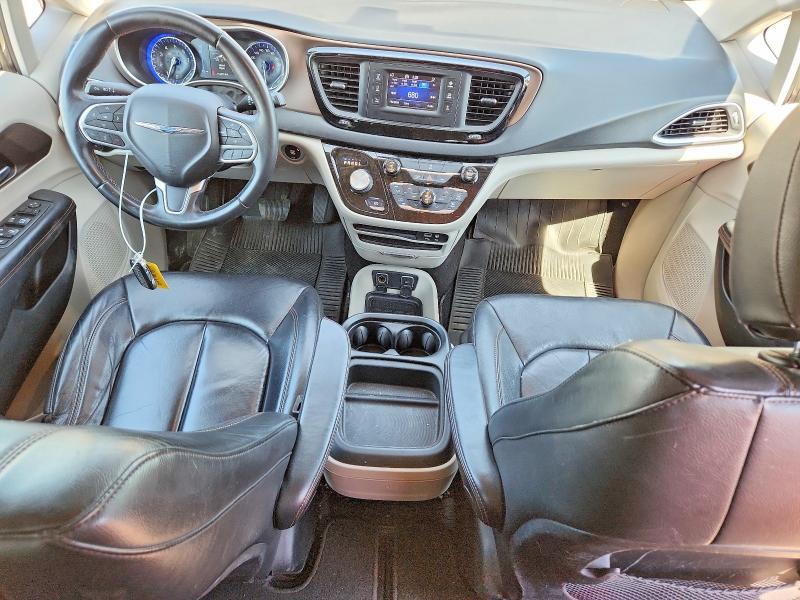 63151566 :رقم المزاد ، 2C4RC1BG9HR628607 vin ، 2017 Chrysler Pacifica مزاد بيع