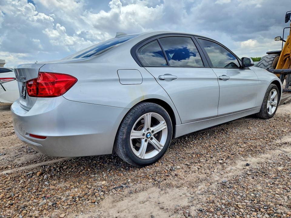 65202656 :رقم المزاد ، WBA3B1C50EK134214 vin ، 2014 Bmw 320 مزاد بيع