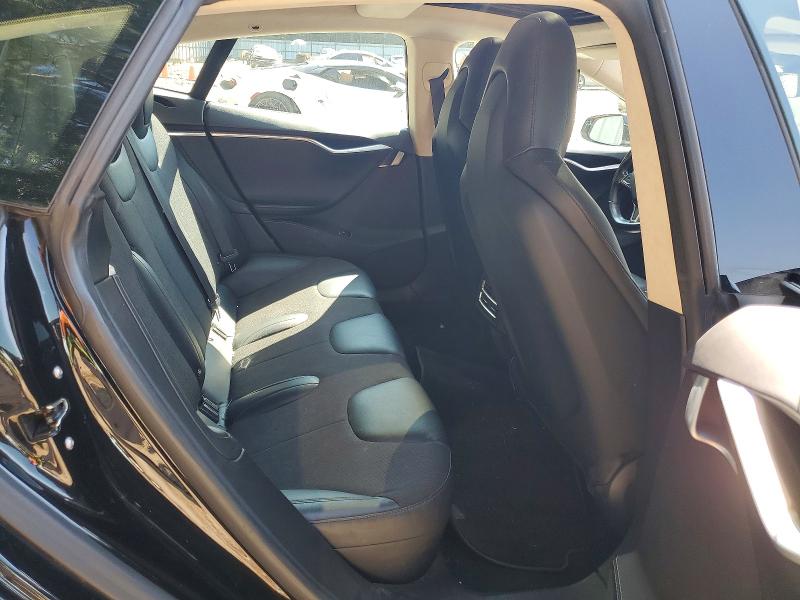 64537006 :رقم المزاد ، 5YJSA1E13FF113013 vin ، 2015 Tesla Model S مزاد بيع