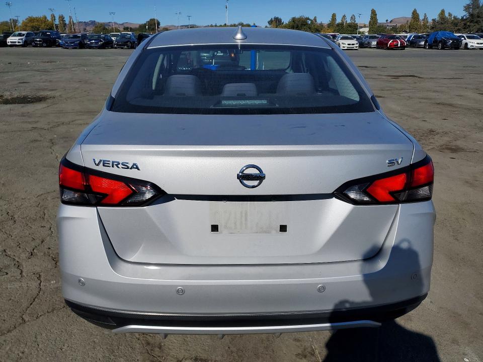 66567946 :رقم المزاد ، 3N1CN8EV6ML922995 vin ، 2021 Nissan Versa مزاد بيع