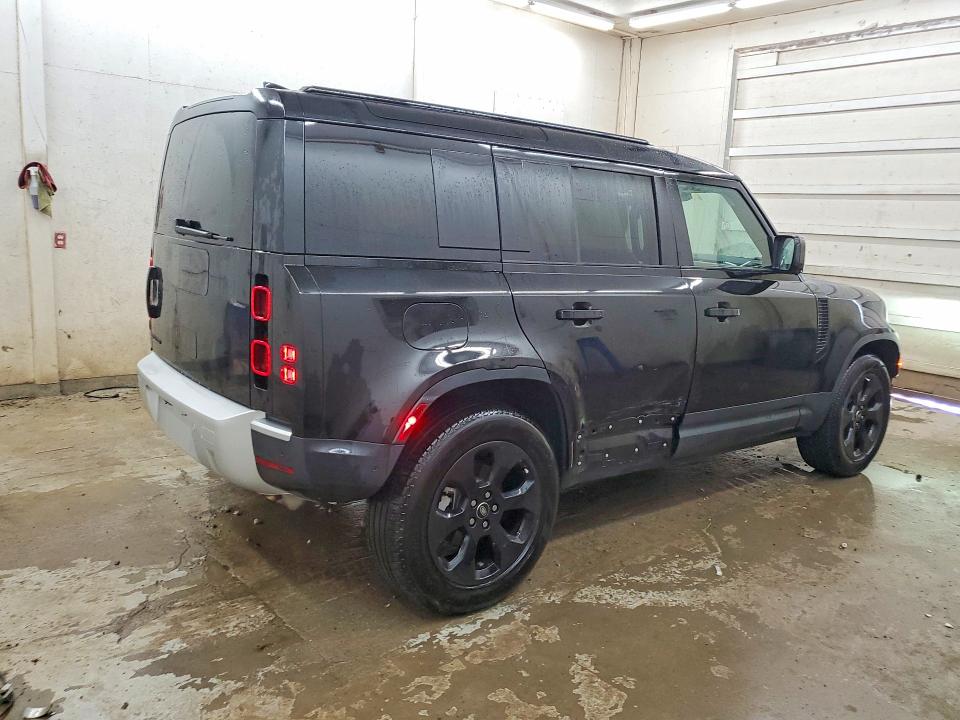 65556916 :رقم المزاد ، SALEJ7EX0S2357101 vin ، 2025 Land Rover Defender مزاد بيع