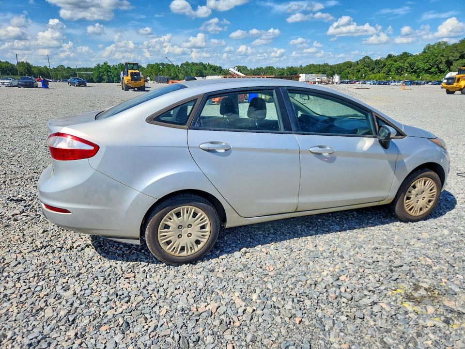 64700566 :رقم المزاد ، 3FADP4AJ1HM109402 vin ، 2017 Ford Fiesta مزاد بيع