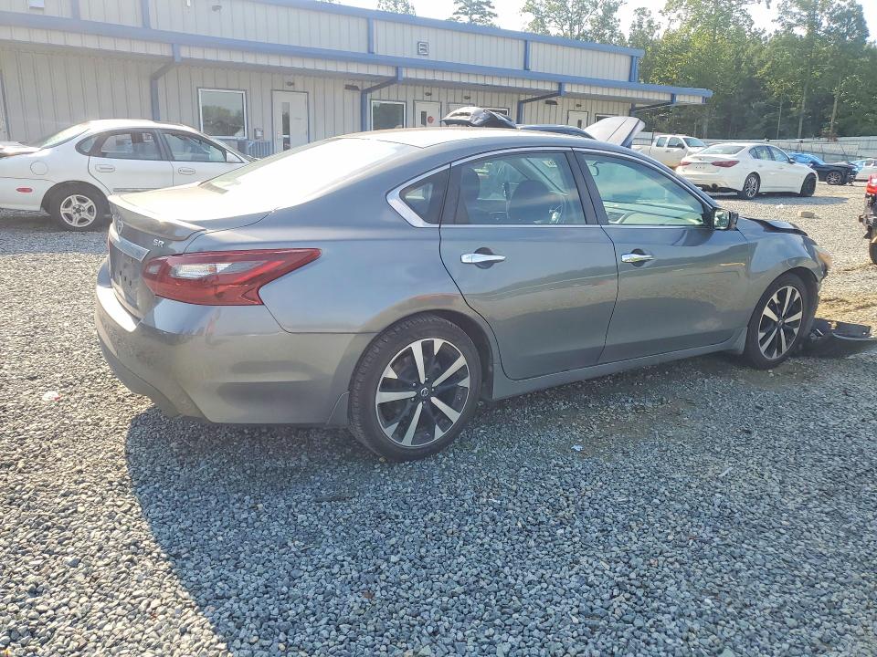 64979526 :رقم المزاد ، 1N4AL3AP7JC136110 vin ، 2018 Nissan Altima مزاد بيع