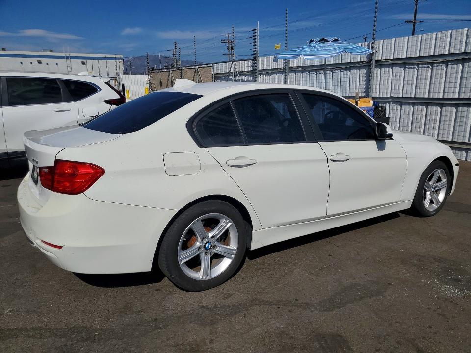 65037846 :رقم المزاد ، WBA3A5G50CNN65782 vin ، 2012 Bmw 328 مزاد بيع