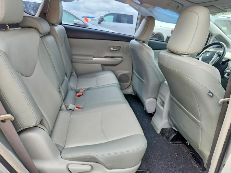 64010806 :رقم المزاد ، JTDZN3EU8EJ012047 vin ، 2014 Toyota Prius V مزاد بيع