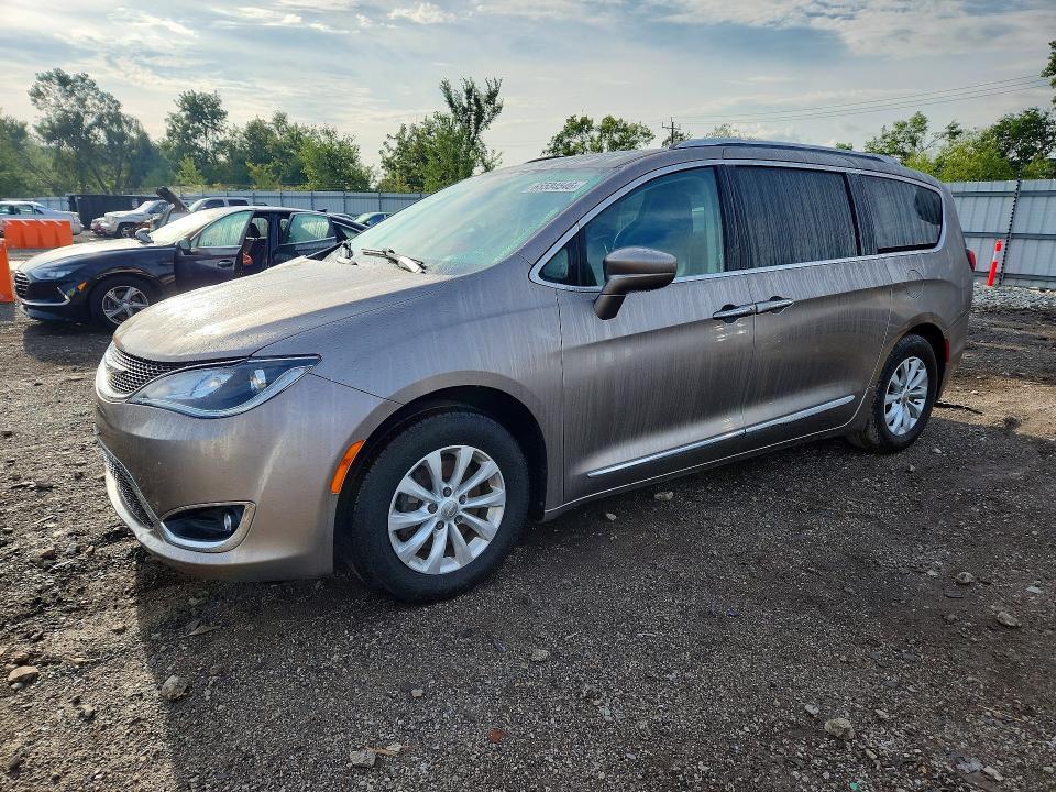 Продажа на аукционе авто 2018 Chrysler Pacifica, vin: 2C4RC1EG6JR144203, номер лота: 65534546