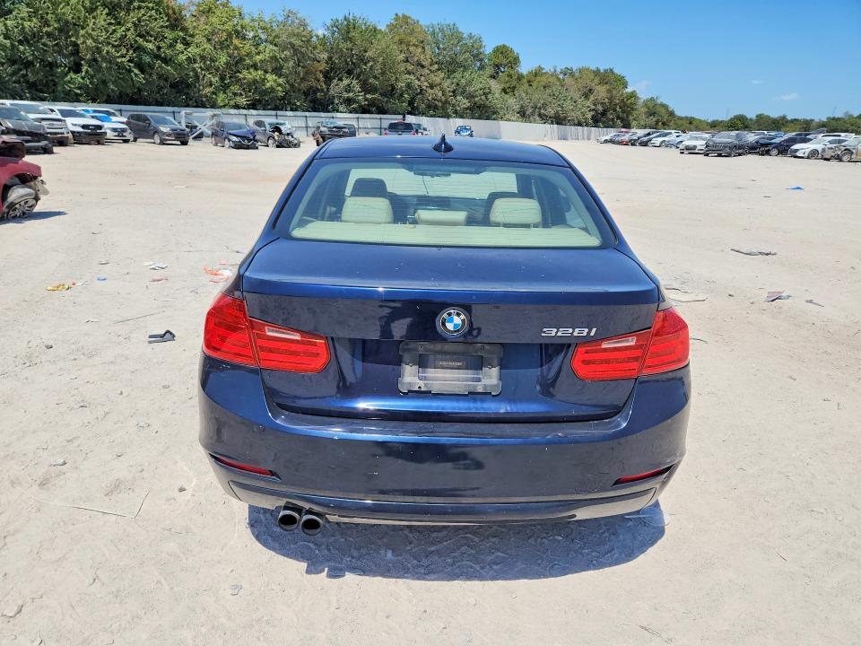 65208736 :رقم المزاد ، WBA3C1C52DF436737 vin ، 2013 Bmw 328 مزاد بيع
