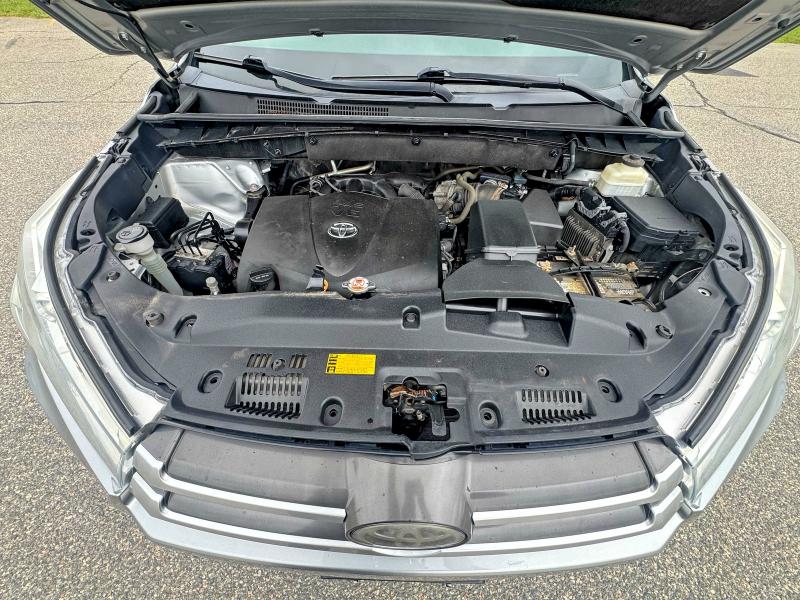 2018 Toyota Highlander მანქანა იყიდება აუქციონზე, vin: 5TDBZRFH7JS845989, აუქციონის ნომერი: 65688556