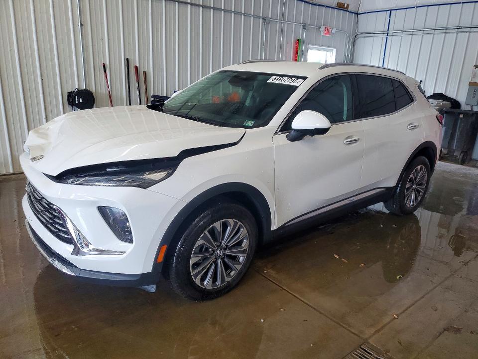 64957096 :رقم المزاد ، LRBFXKE4XSD079341 vin ، 2025 Buick Envision مزاد بيع