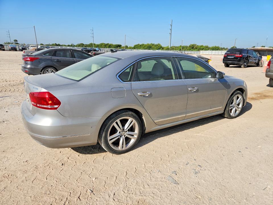 66245686 :رقم المزاد ، 1VWCS7A37EC012660 vin ، 2014 Volkswagen Passat مزاد بيع