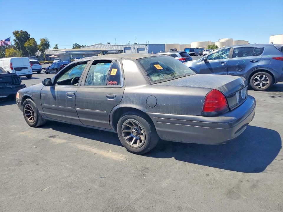 Продаж на аукціоні авто 2001 Ford Crown Victoria, vin: 2FAFP71W91X127310, номер лоту: 65185406