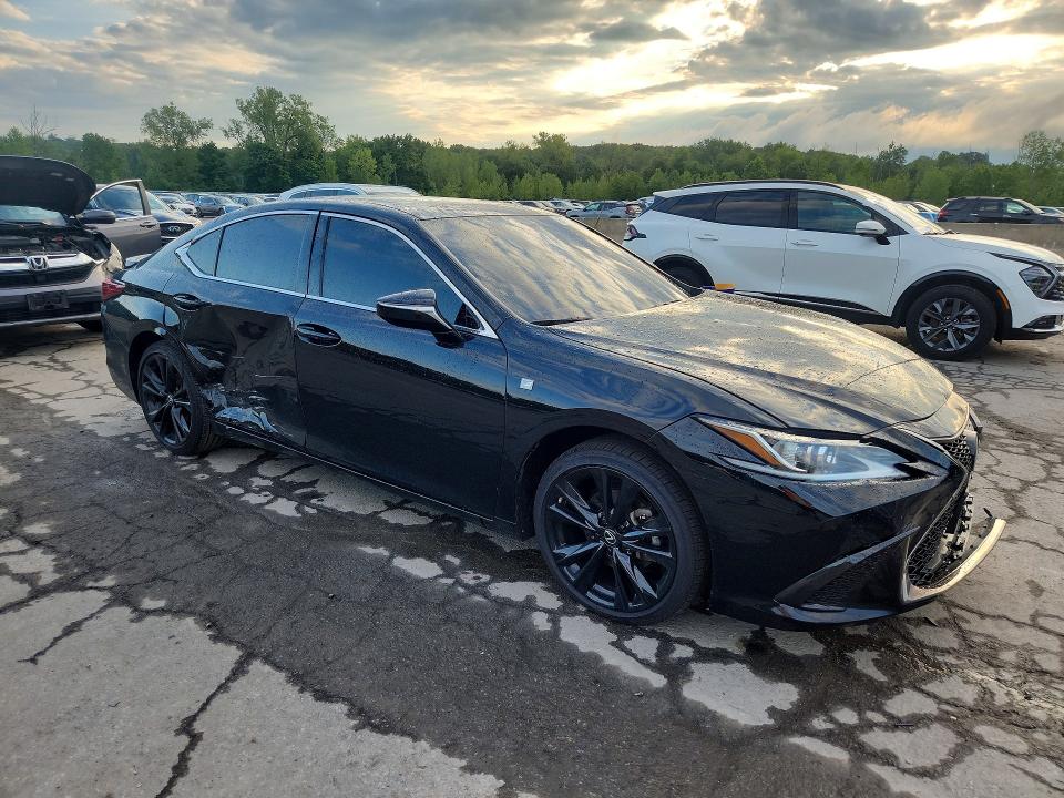 64889746 :رقم المزاد ، 58AJZ1B10NU119161 vin ، 2022 Lexus Es مزاد بيع