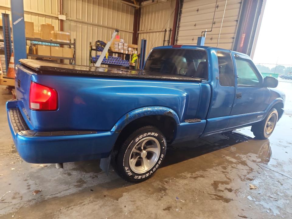 64696206 :رقم المزاد ، 1GCCS1955Y8241724 vin ، 2000 Chevrolet S Truck مزاد بيع