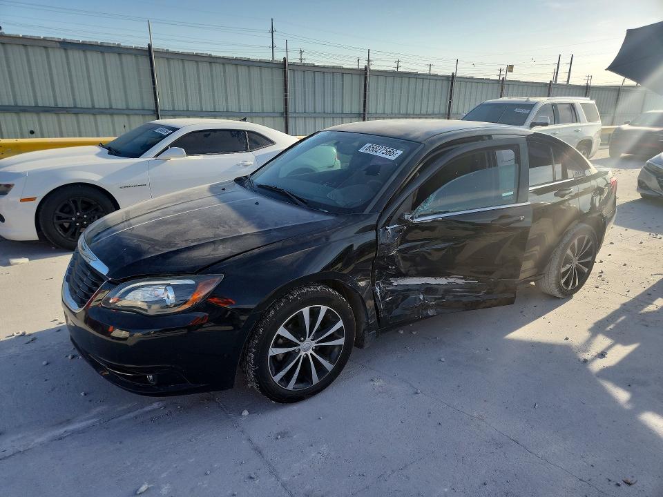 65827566 :رقم المزاد ، 1C3CCBBB8DN554317 vin ، 2013 Chrysler 200 مزاد بيع